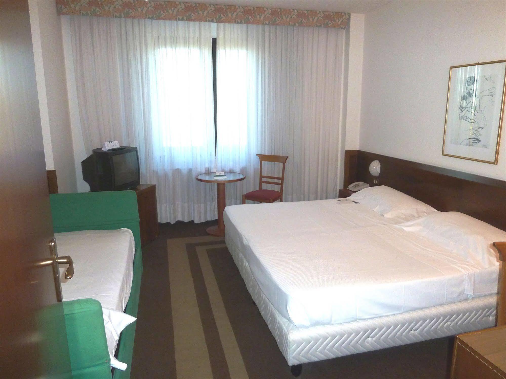 Una Hotel 로디 외부 사진